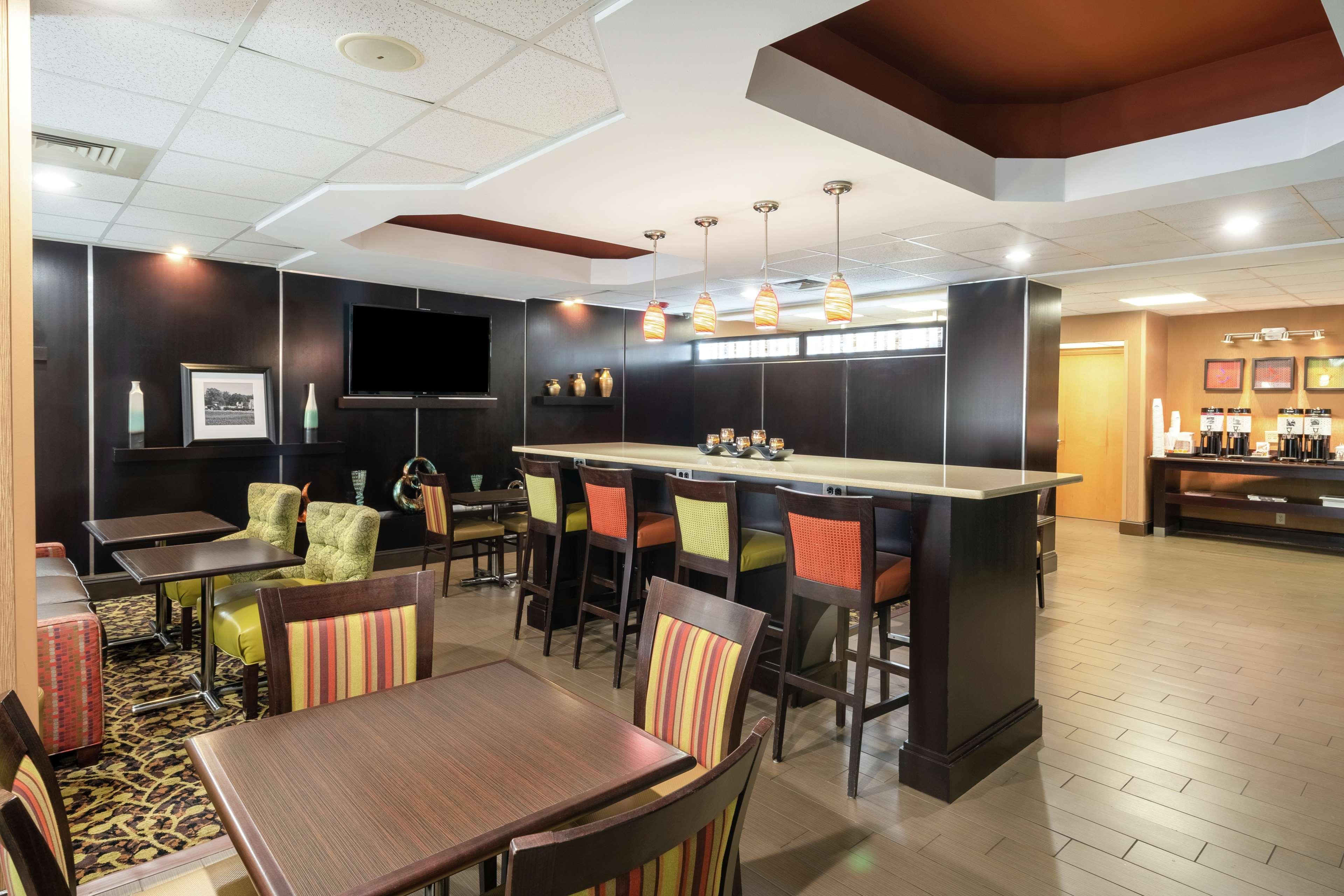 Hampton Inn Dublin Newbern Eksteriør billede